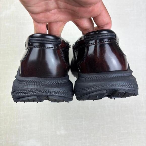 Athletic_Shoes